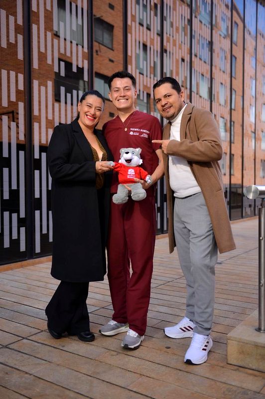 El orgullo de papá y mamá 💛 y mascota del Rosario