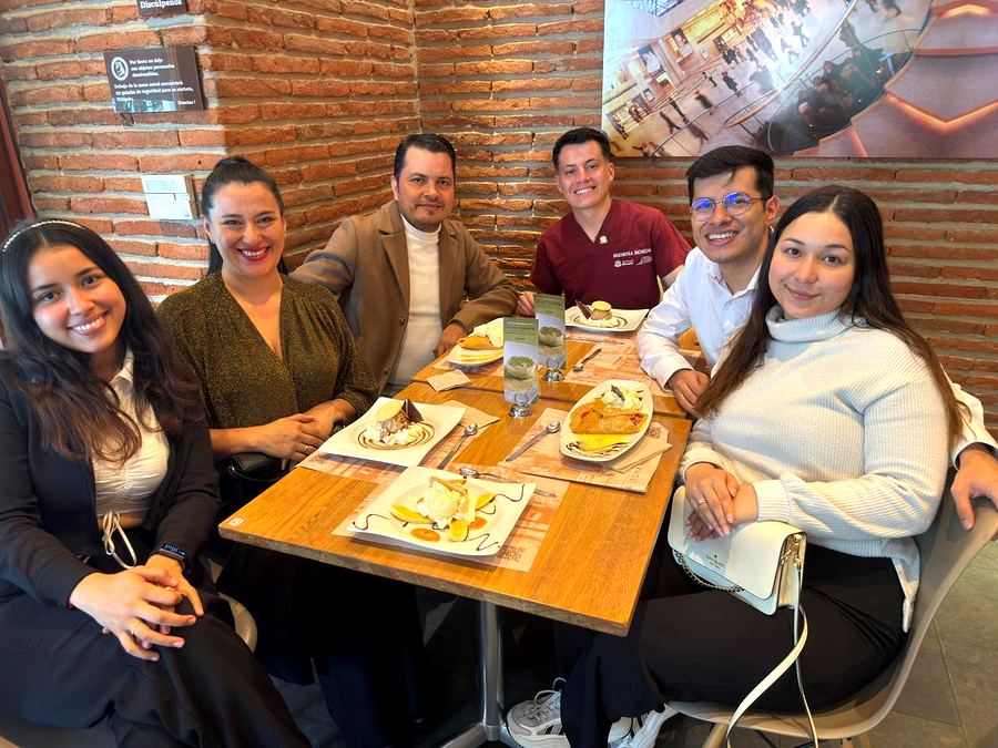 Cena familiar de celebración